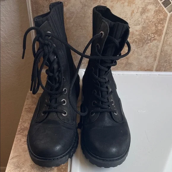 Stylish Black Combat Boots for Women - Picture 1 of 7